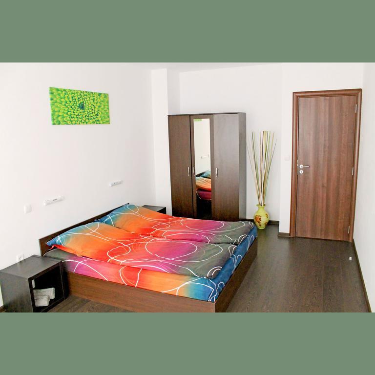 Flora Apartment Centrum Sofia Bagian luar foto