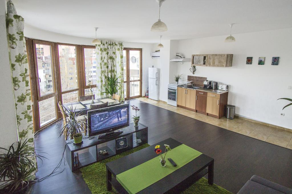 Flora Apartment Centrum Sofia Bagian luar foto