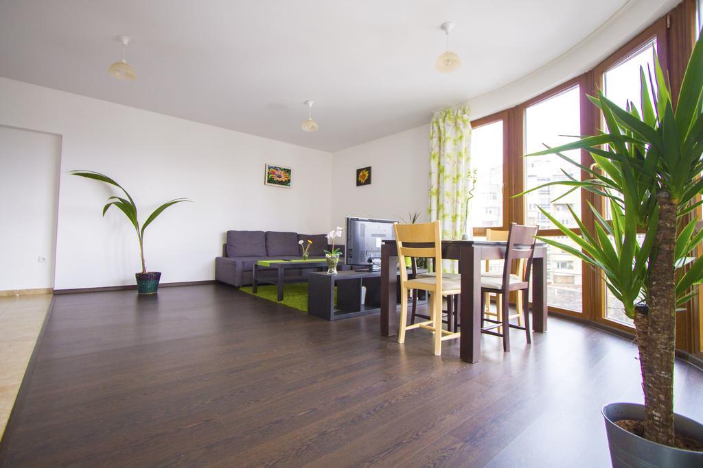 Flora Apartment Centrum Sofia Bagian luar foto
